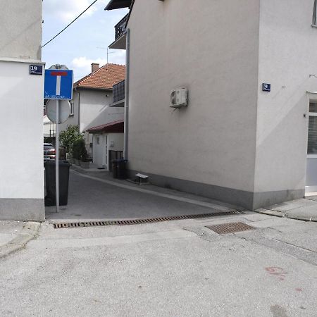 Cozy Studio Apartment Tian In Zágráb Kültér fotó